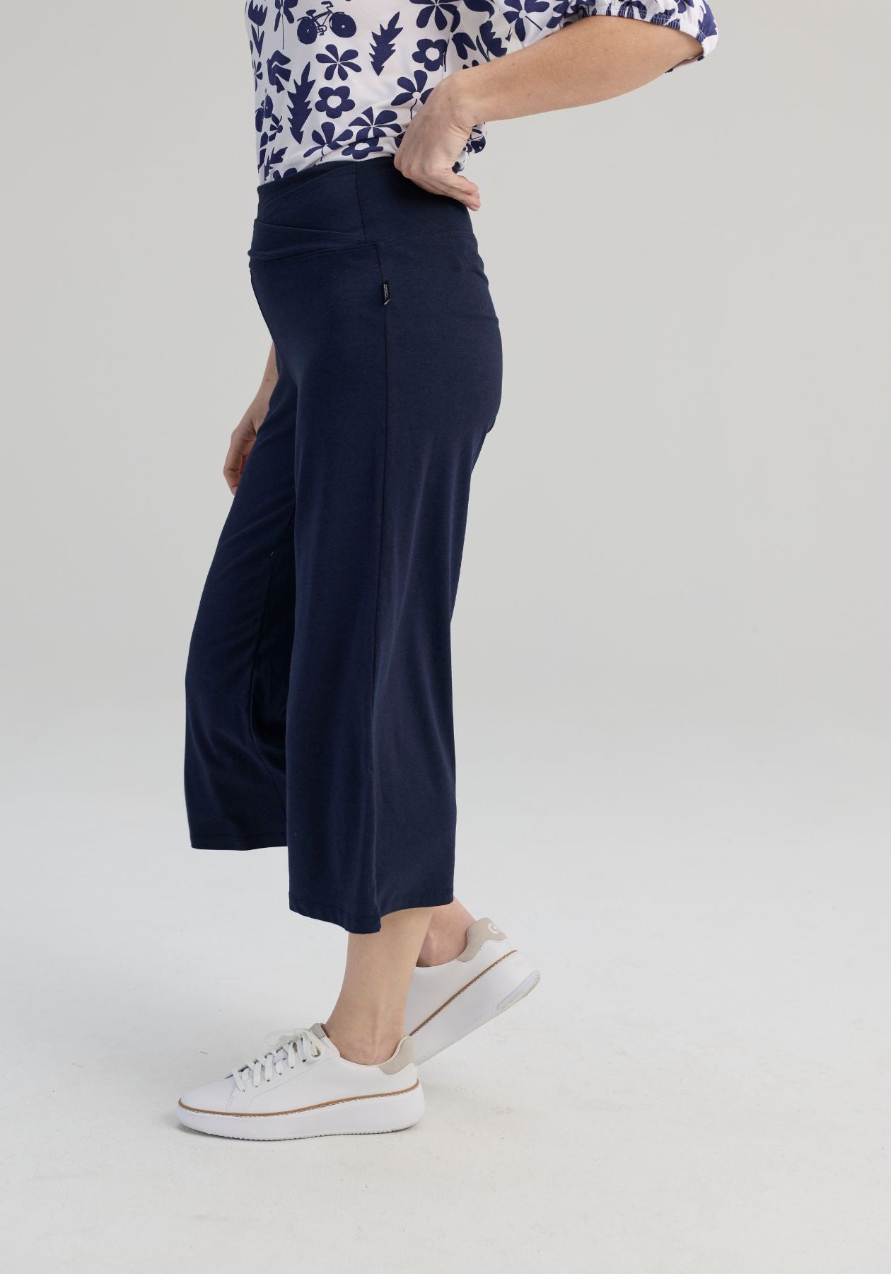CALLA - Capri en rayonne de bambou et coton marine