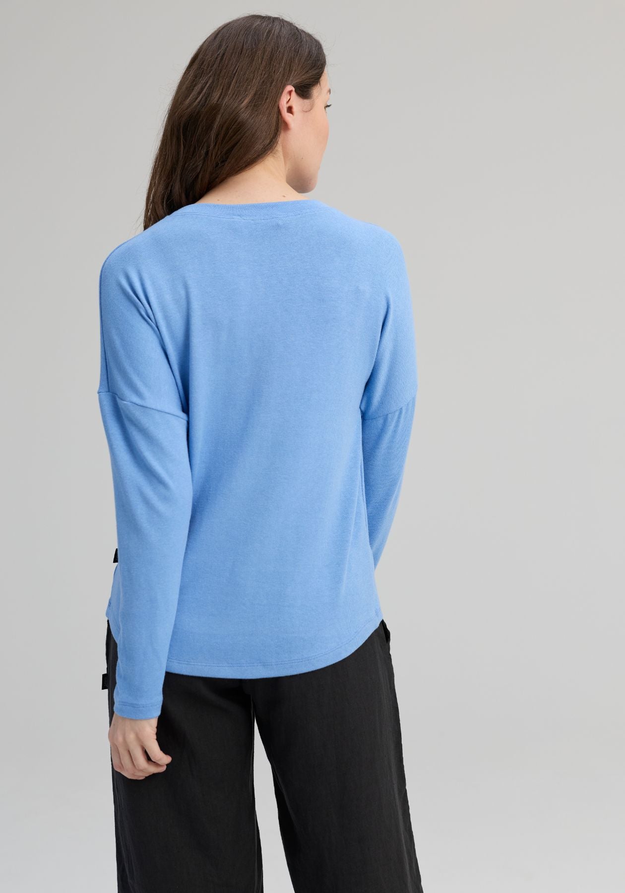 CHANDLER - Blue sky long sleeve top