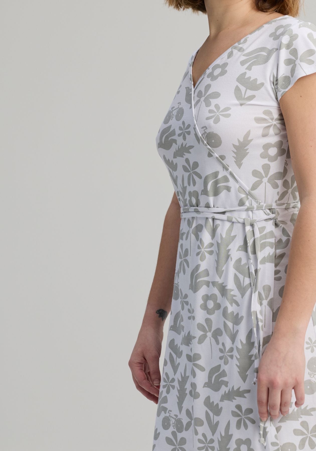 LIBELLULE - Robe de tencel et coton bio sauge à petites manches