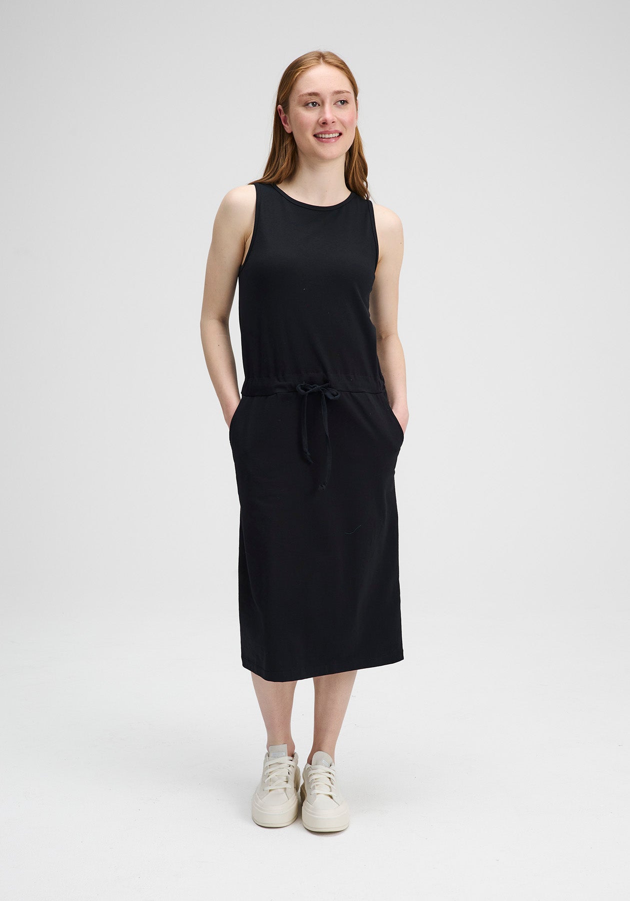 Kim – Robe noire sans manches en coton biologique, fabriquée au Québec