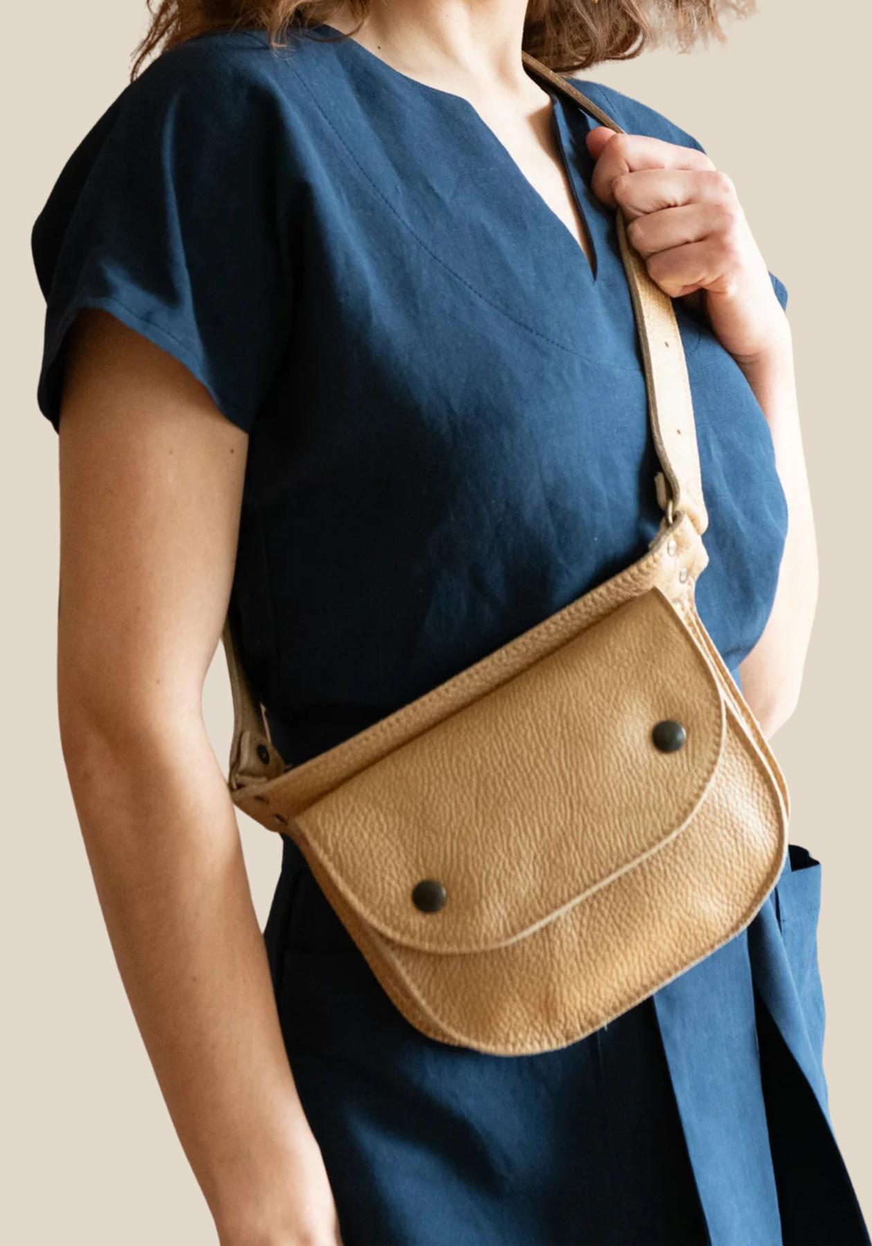 Ceinture pochette Amaru Tan en cuir recyclé