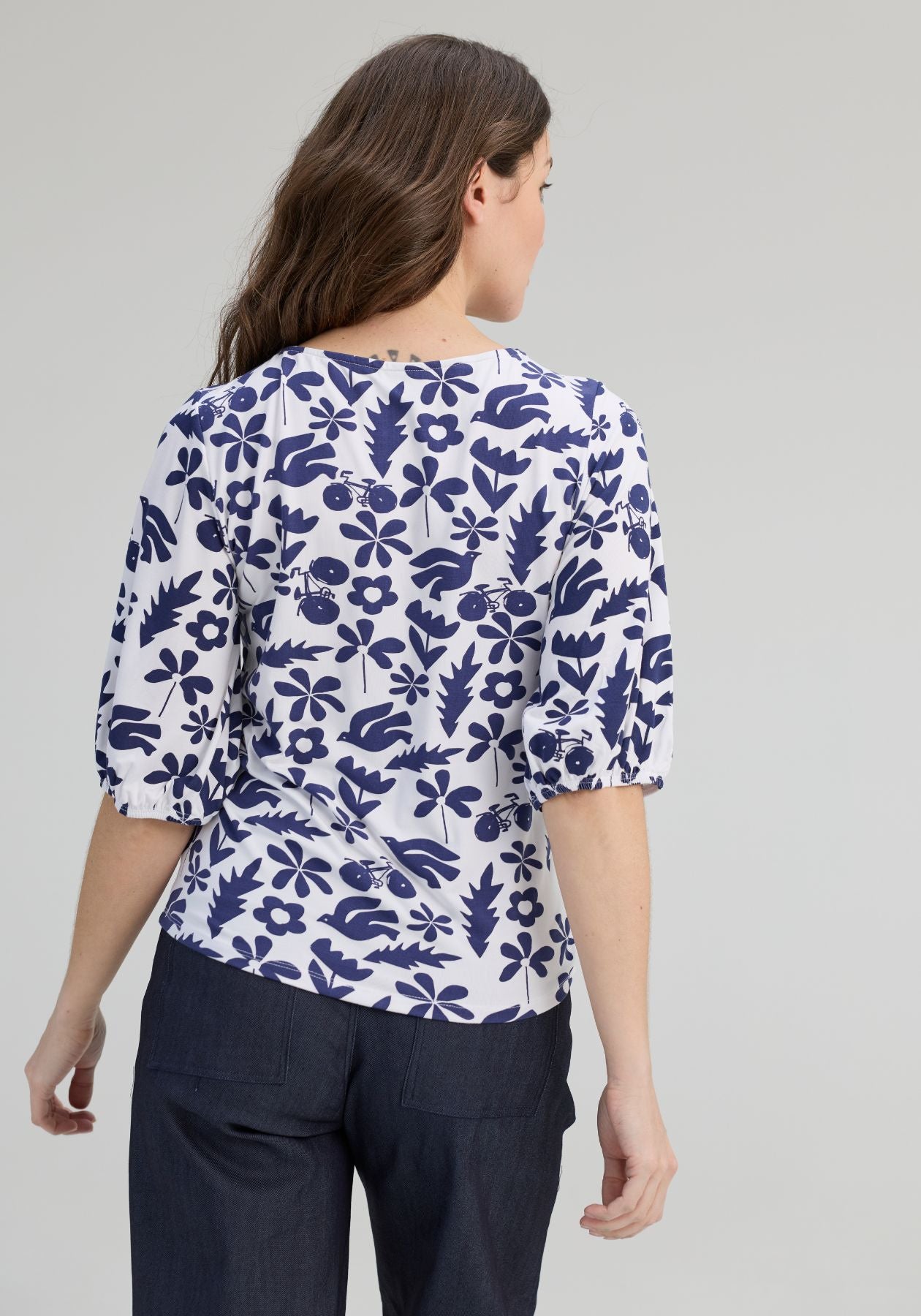 CADIEUX - White printed navy blue top