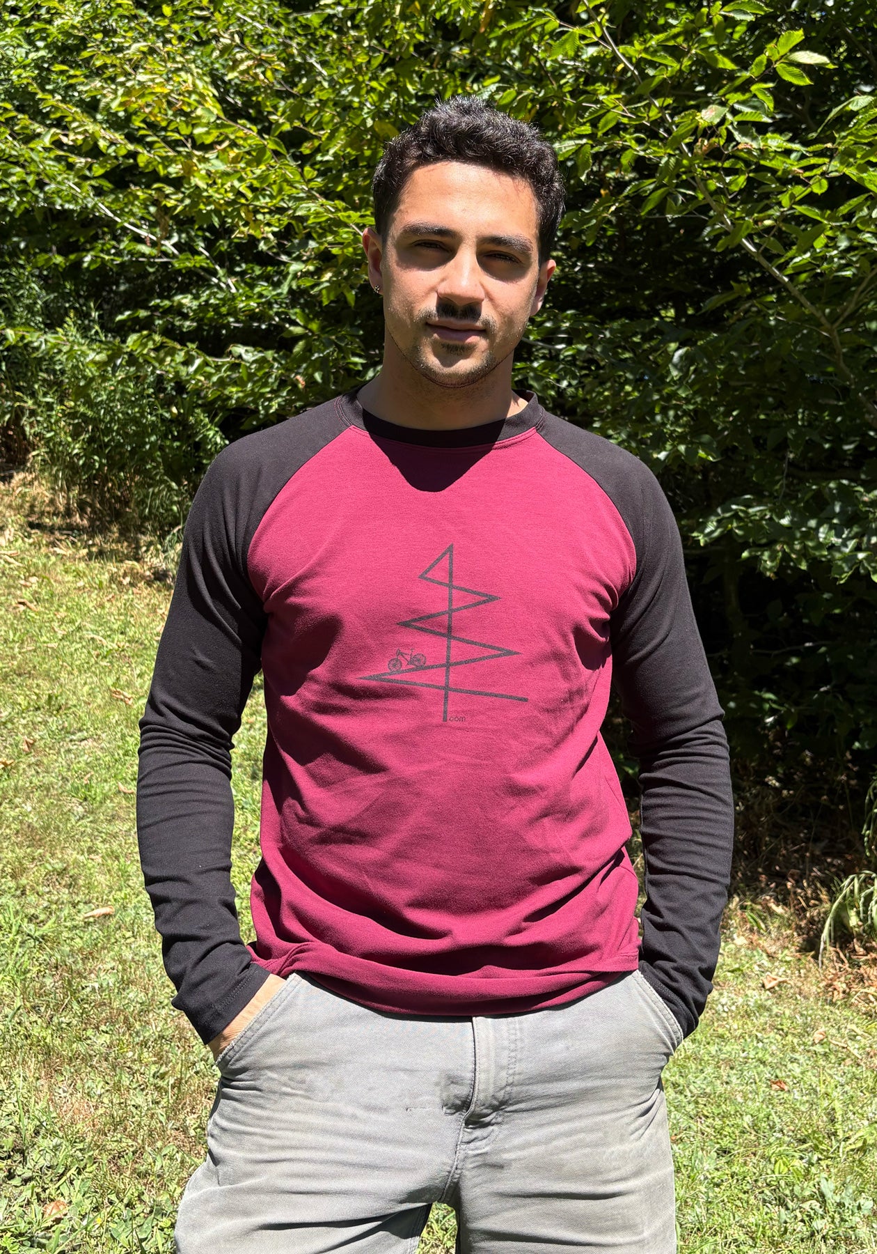 Sommet - Red and black long sleeve sweater