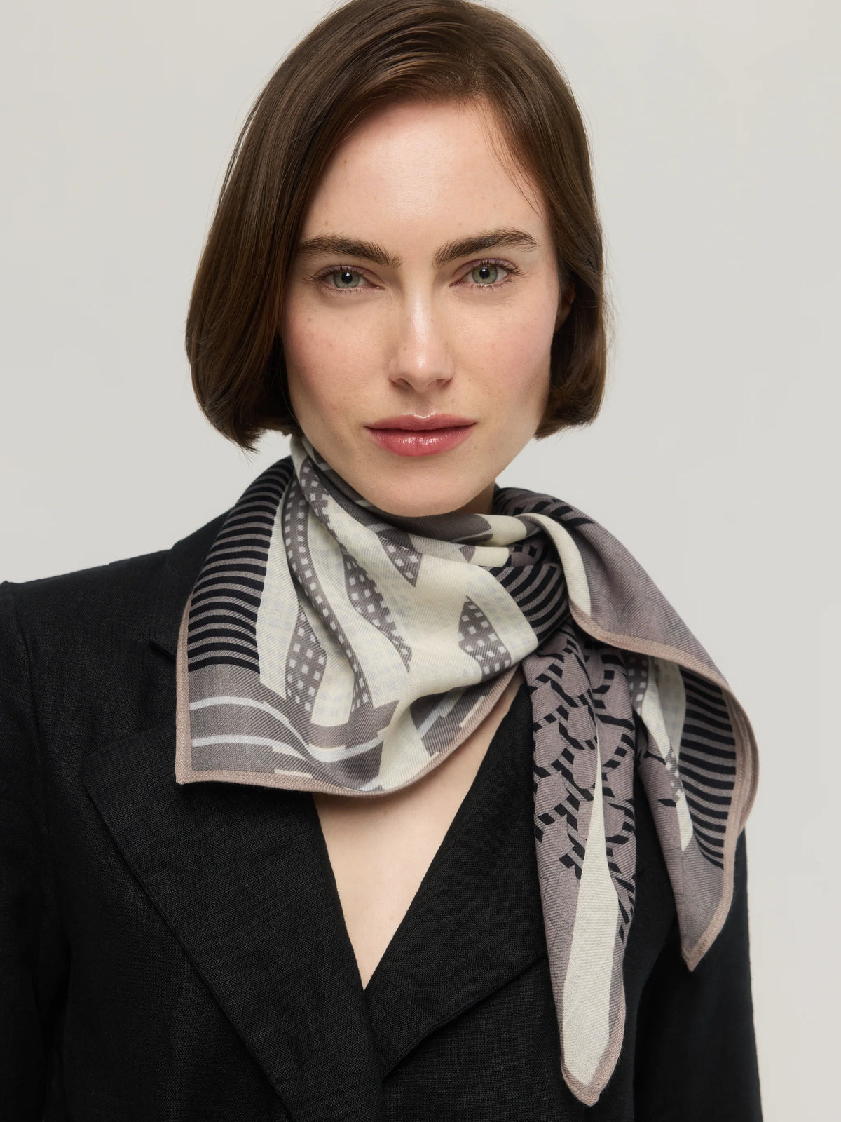 Merino Wool Square Scarf in Grey, Ecru & Black - Entrelacs 